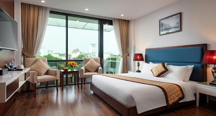 Skylark Hotel Room Type - Executive Double Room with Balcony - Park View Skylark Hotel Room Type - Executive Double Room with Balcony - Park View