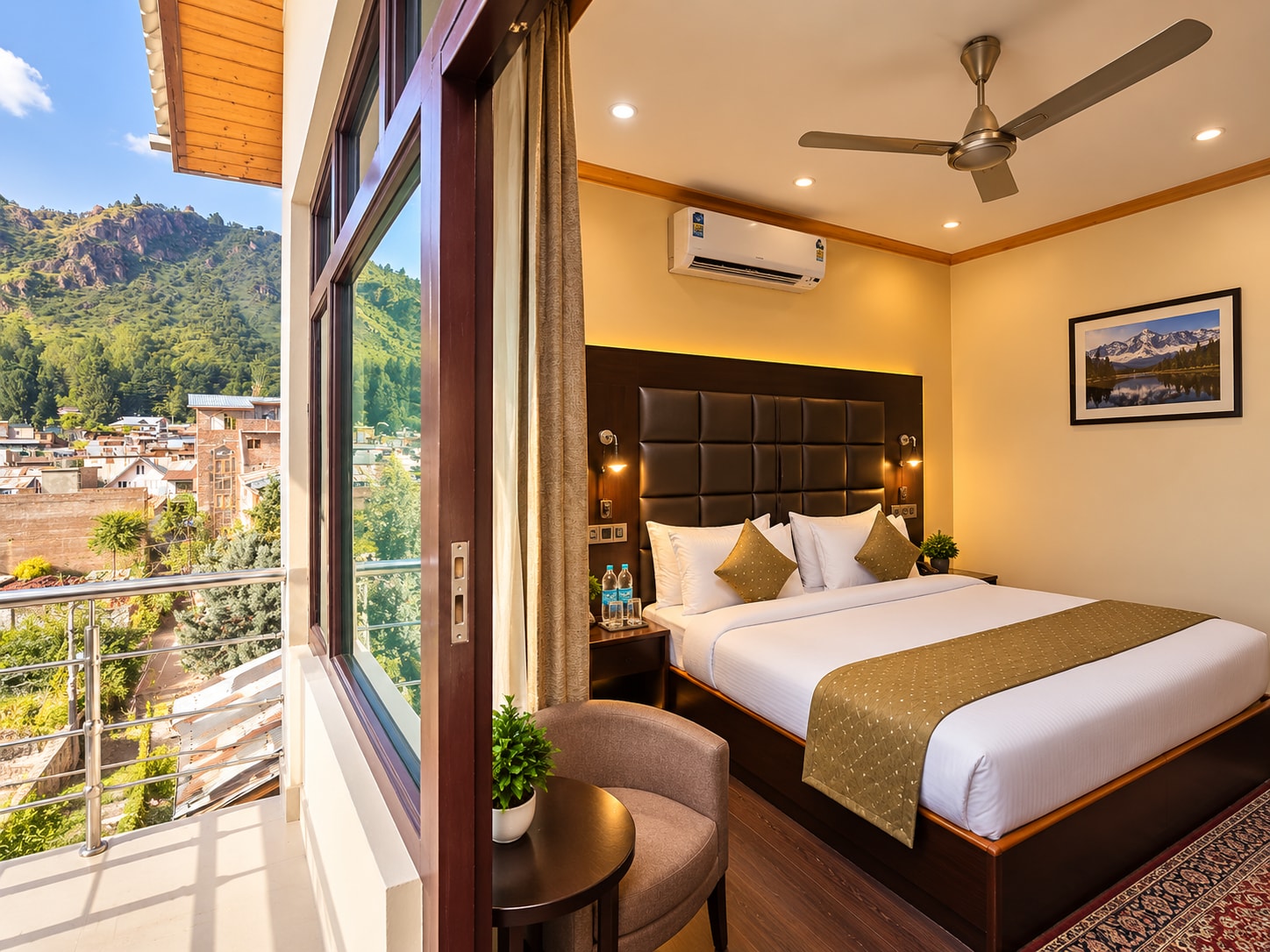 Hotel Belvior Estate (8mins drive to Dal Lake - Kashmir) - Tap to explore photos