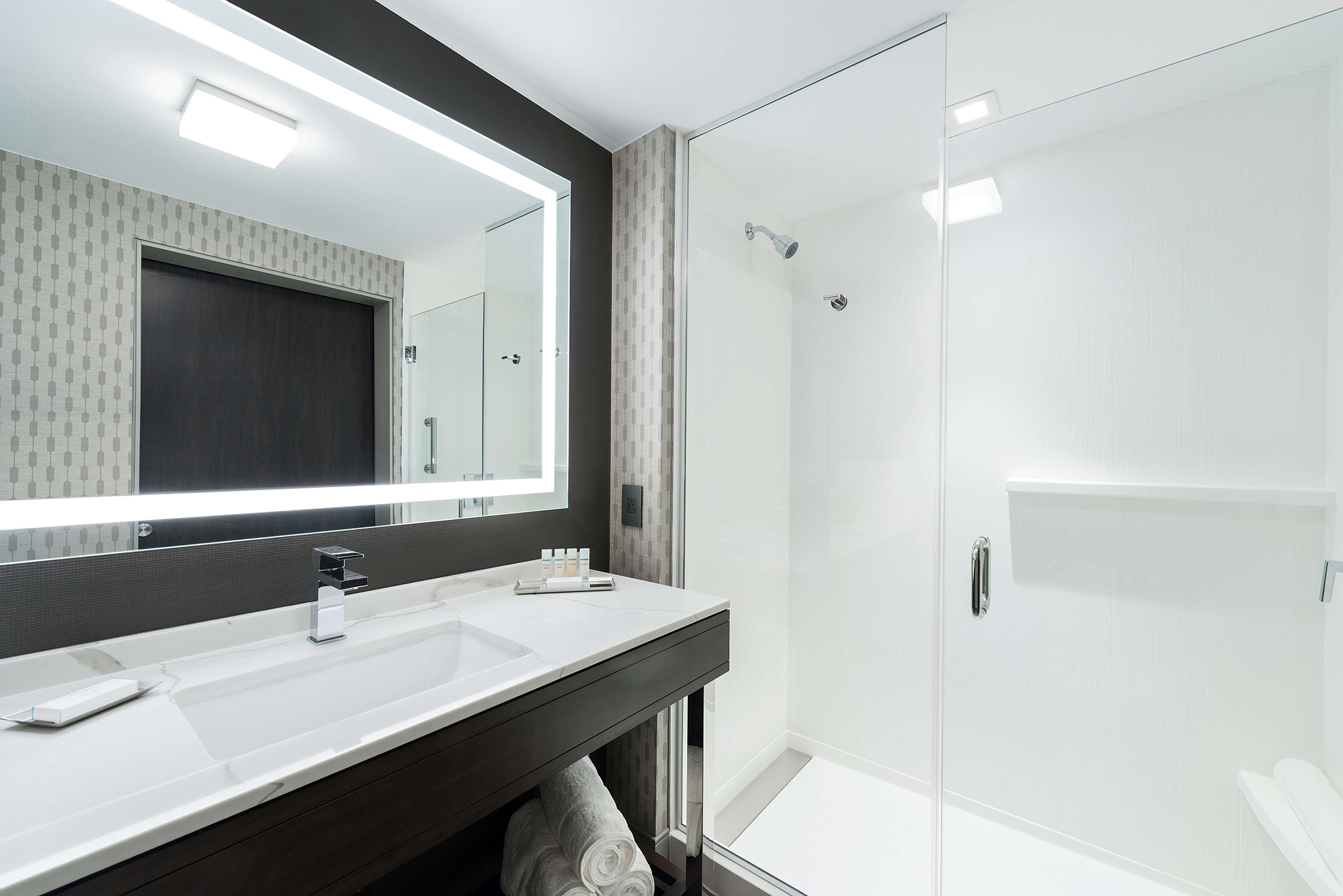 Hilton Garden Inn Hanover/Lebanon - Tap to explore photos