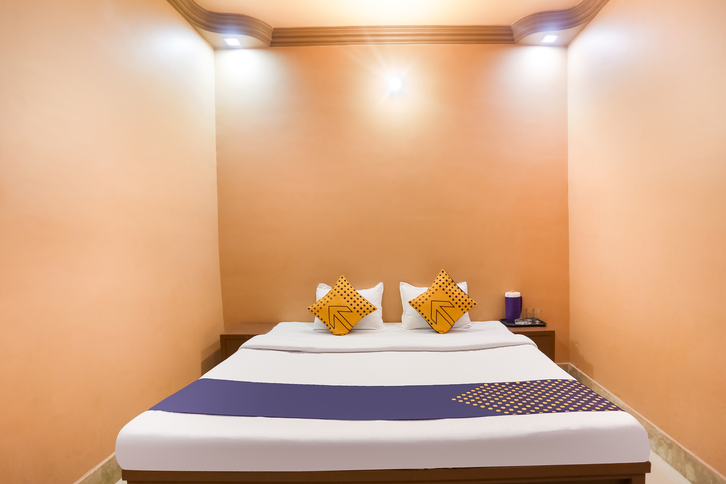 SPOT ON Hotel Sarojani Villa - Tap to explore photos