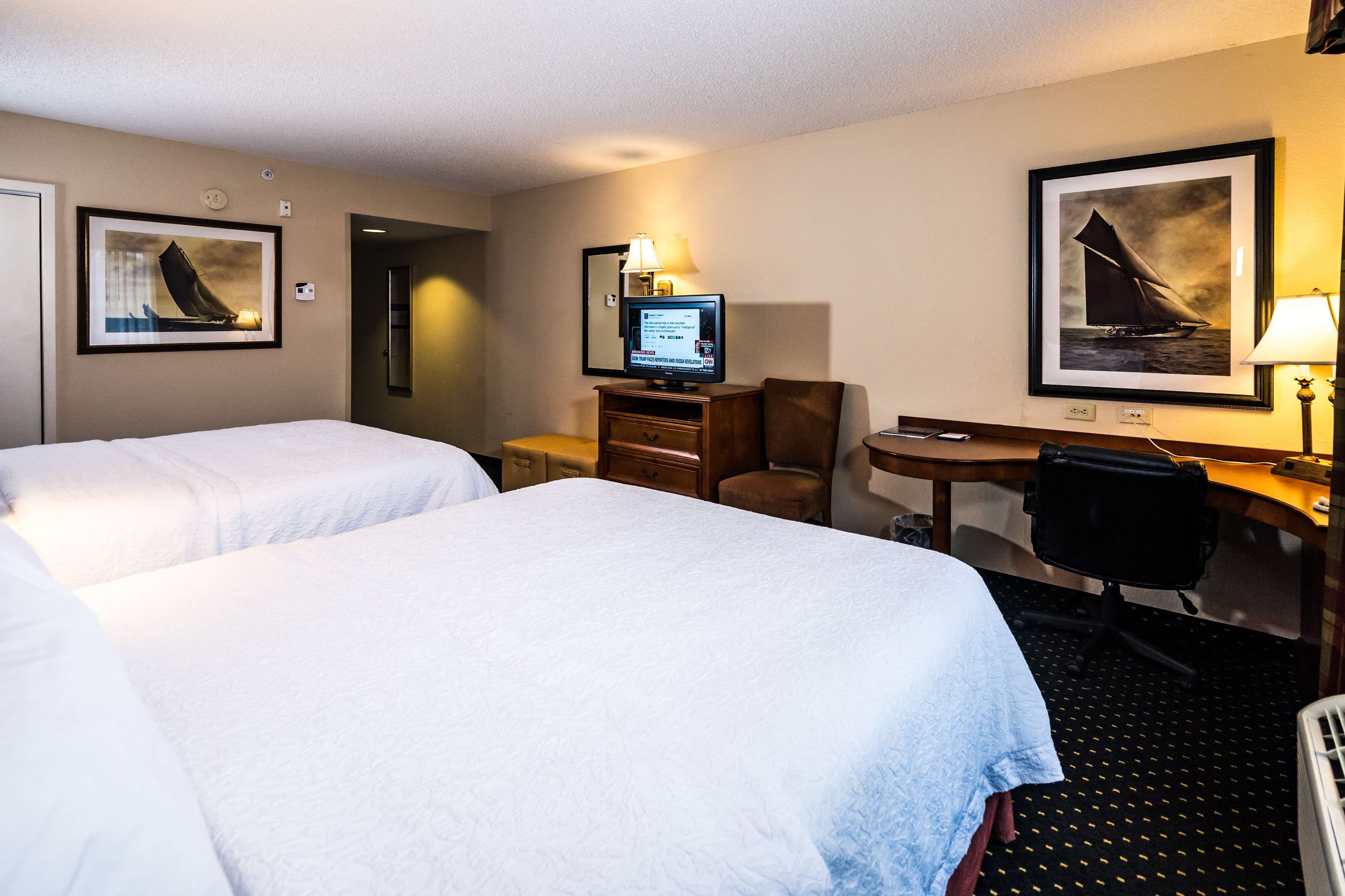 Hampton Inn Easton - Tap to explore photos