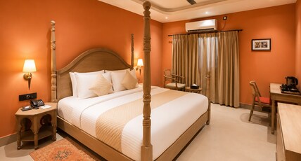 Shivraj Stays Room Type - Lt. Colonel's Room
