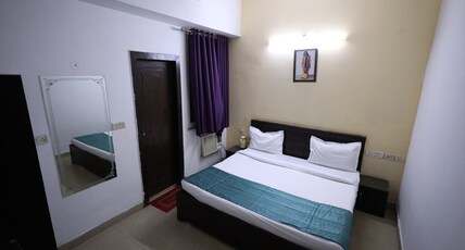 Shanti Seva Dham - Vrindavan Room Type - Dham Suite