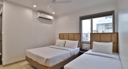 7 Orbit Hotel Room Type - Super Deluxe