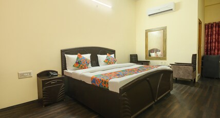 FabHotel Maharaja Palace Room Type - Family Room