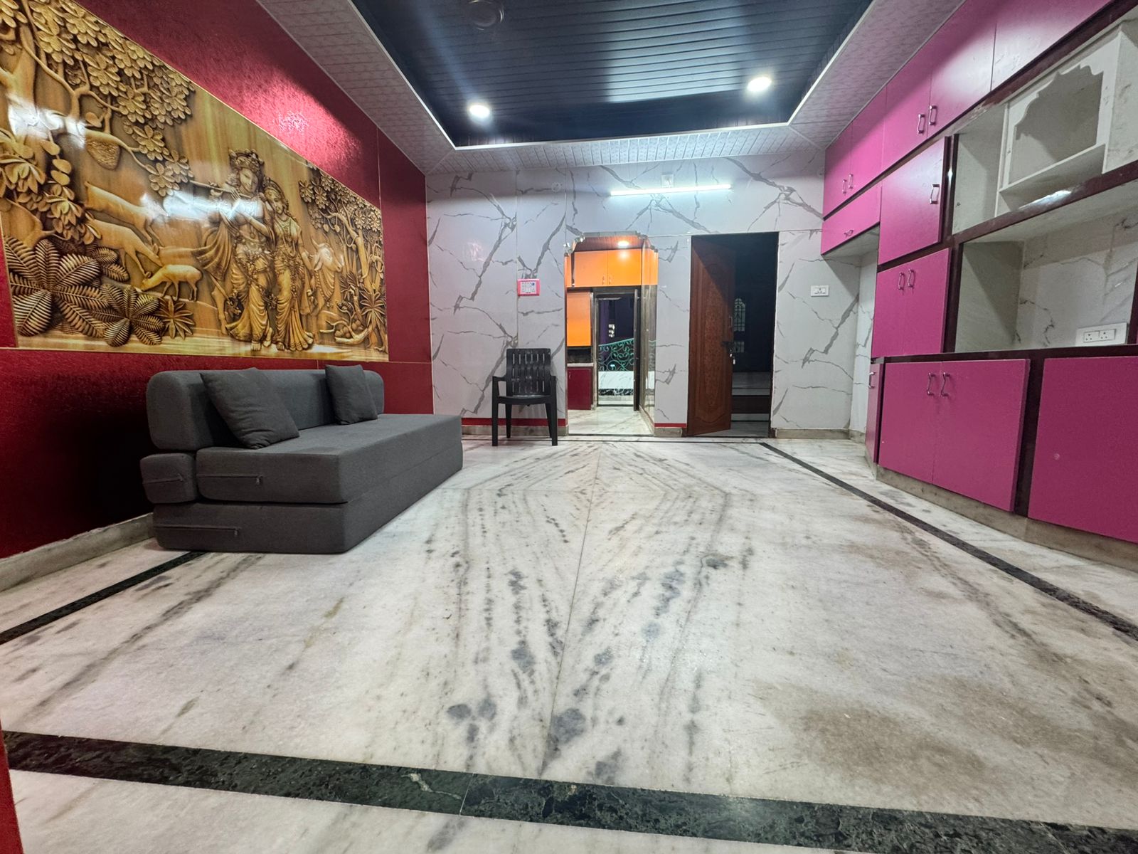 Royalseshu Residency Homestay - Tap to explore photos