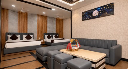 Hotel Sawamani - 100 Meters from Khatushyam ji Room Type - Family Suite Room