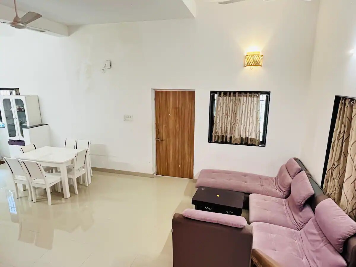 Felicity Stays Lake Escape 3BHK with Pvt Pool - Tap to explore photos