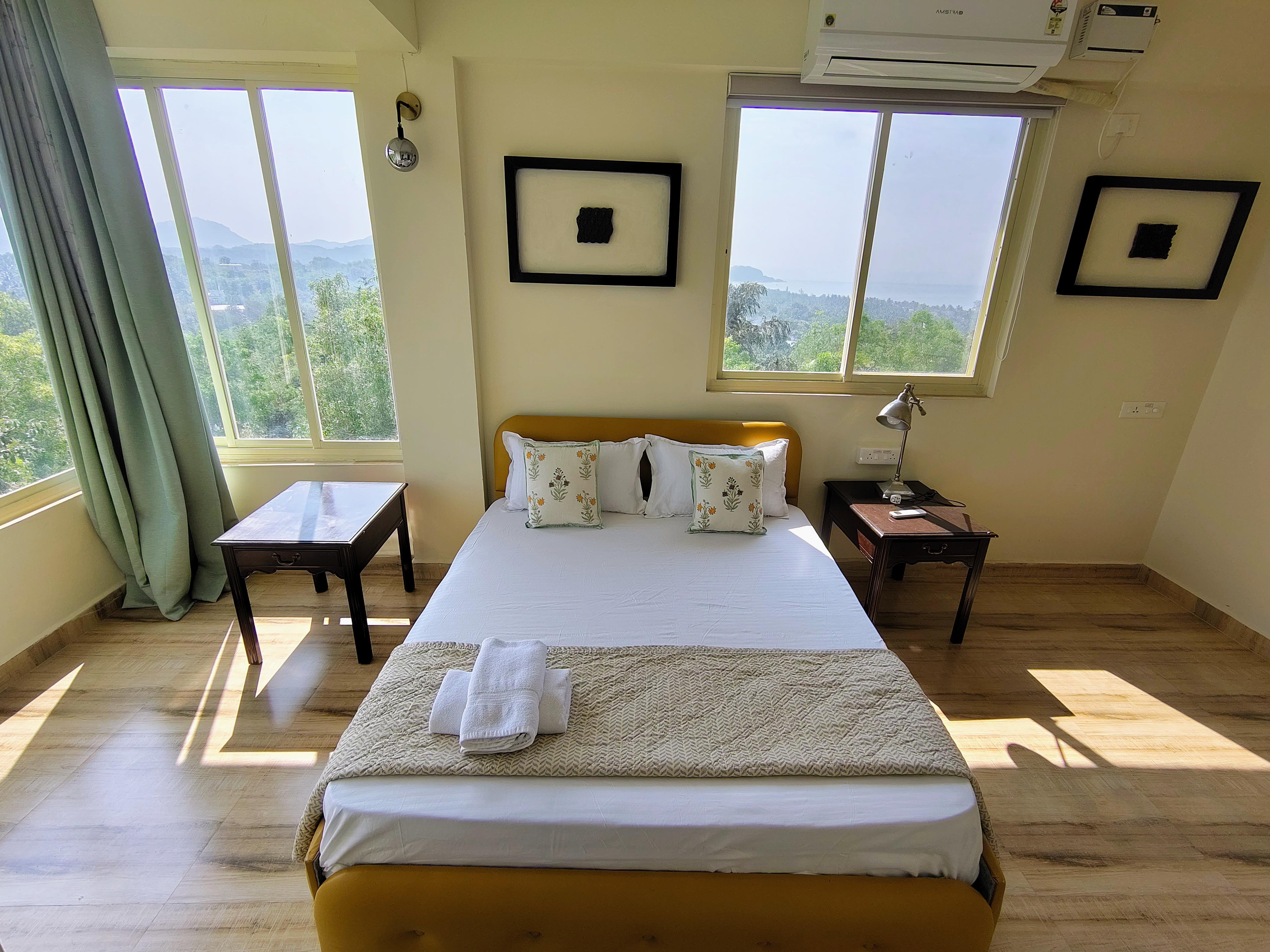 360 Agonda Stay | Cafe - Tap to explore photos