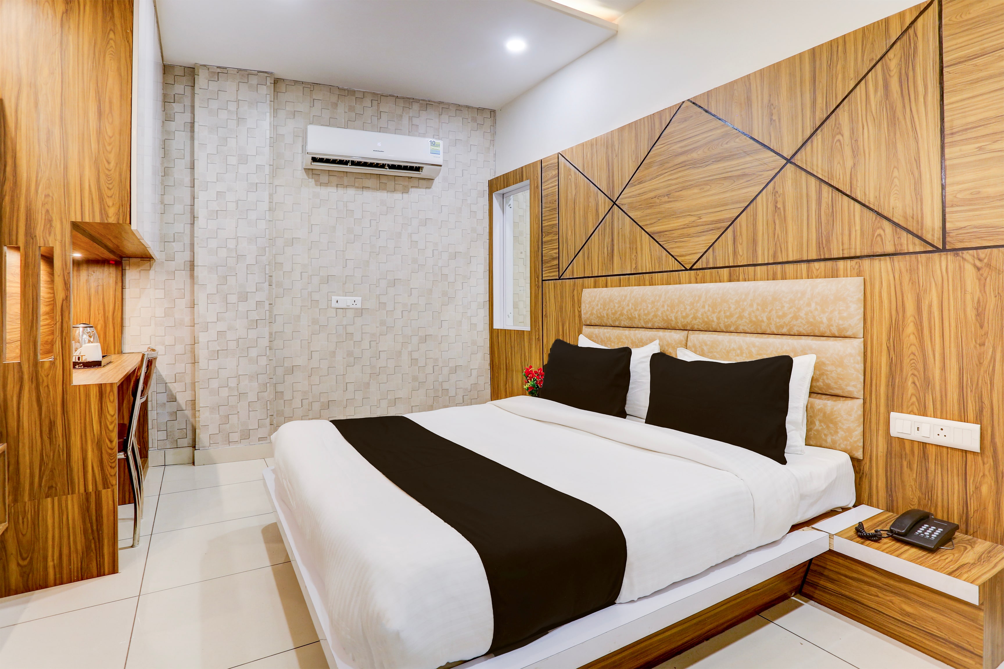 Townhouse Model Town Rohtak Formerly Hotel Tathastu - Tap to explore photos