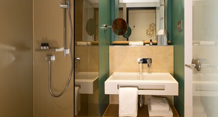 Hotel Indigo Dresden - Wettiner Platz, an IHG hotel Room Type - 1 Queen Bed Standard