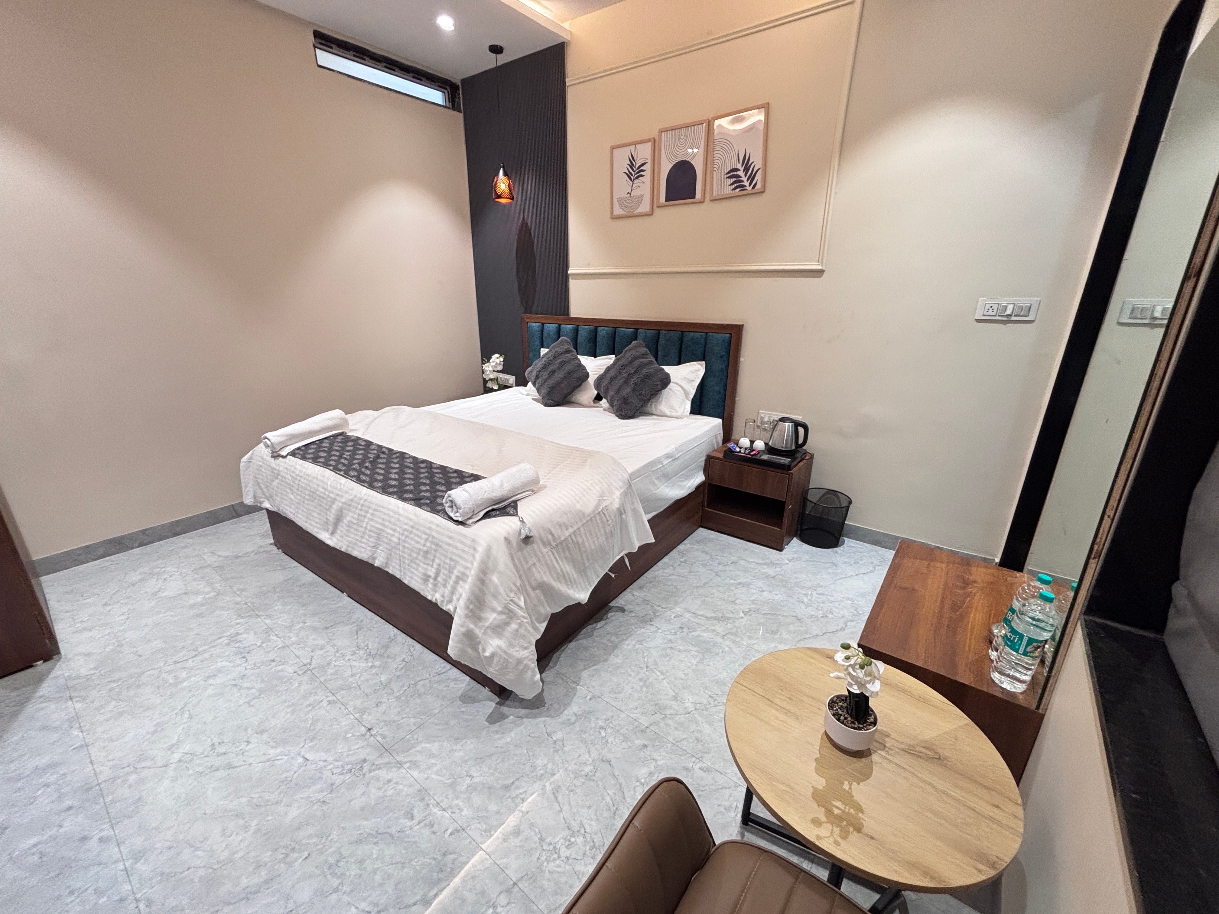 Hotel Stayvilla Raipur - Tap to explore photos