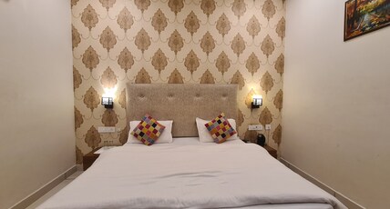 Mahadev Residency | Rooms & Caretaker Room Type - Deluxe Room