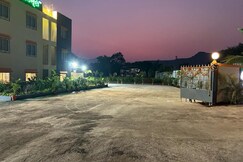 HOTEL TAARASRUSHTI FAMILY RESTAURANT AND LODGING