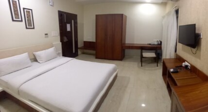 HOTEL TRIO MAX Room Type - TRIO ROOM(FREE PICK UP AND DROP FROM RAILWAY STATION )
