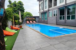 Crystal Suites Suvarnabhumi Airport