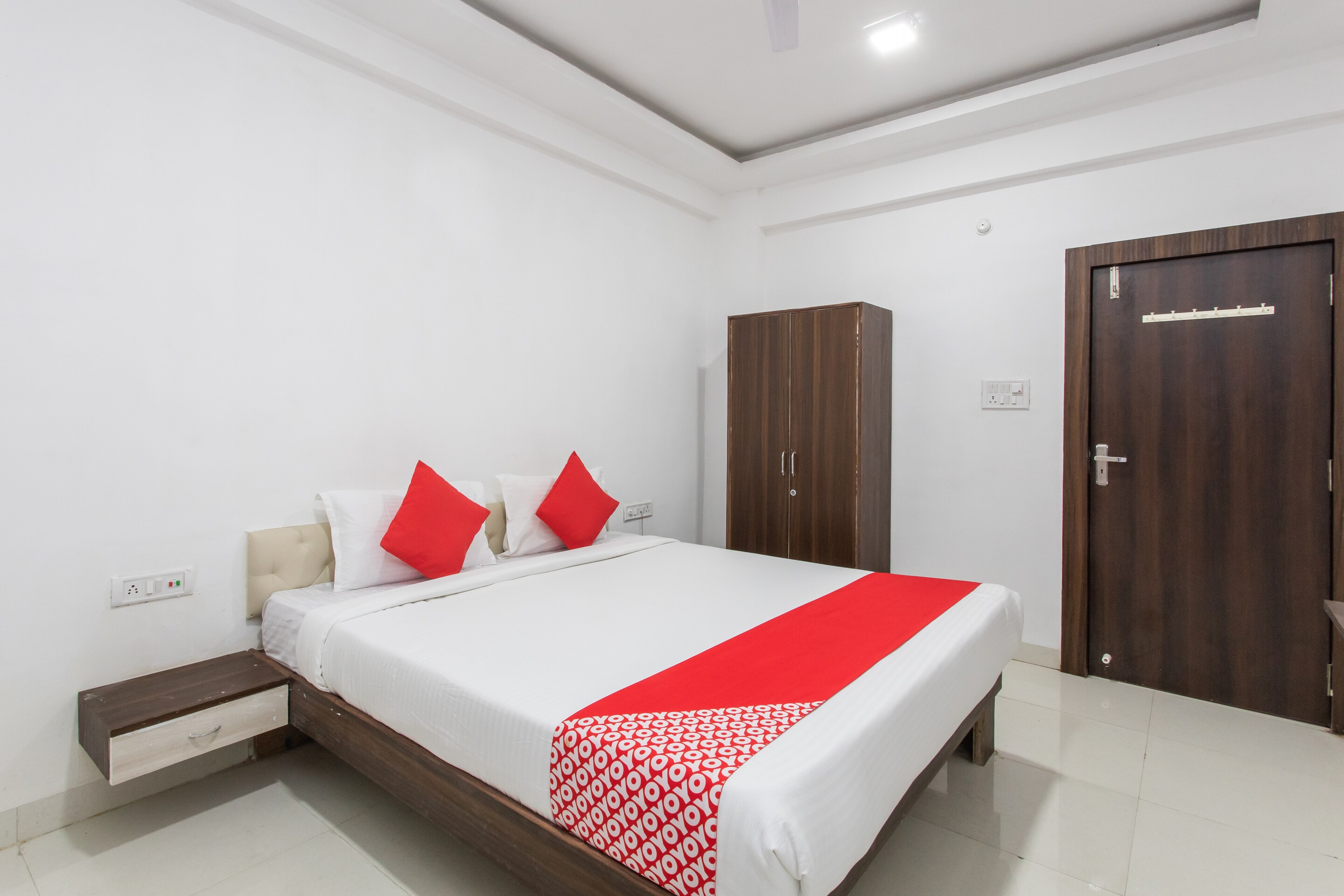 Hotel O Shiva Inn - Tap to explore photos