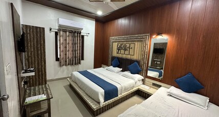 Hotel Rajdarbar Room Type - Four Bed Ac Room