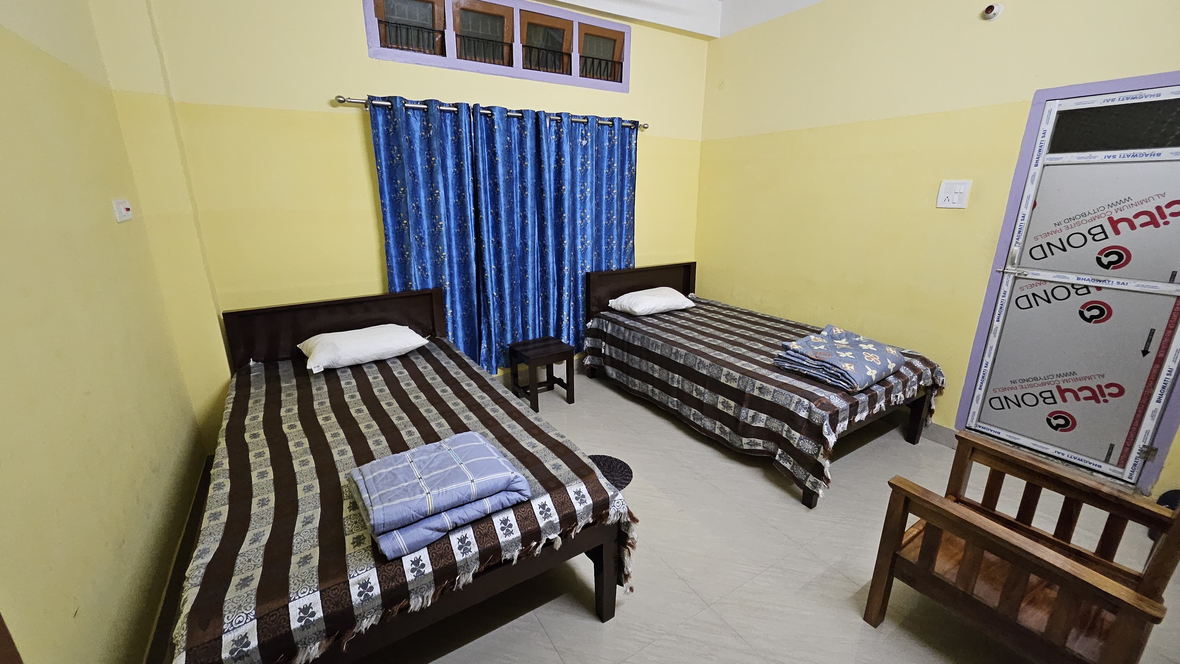 Balaji Homestay - Tap to explore photos