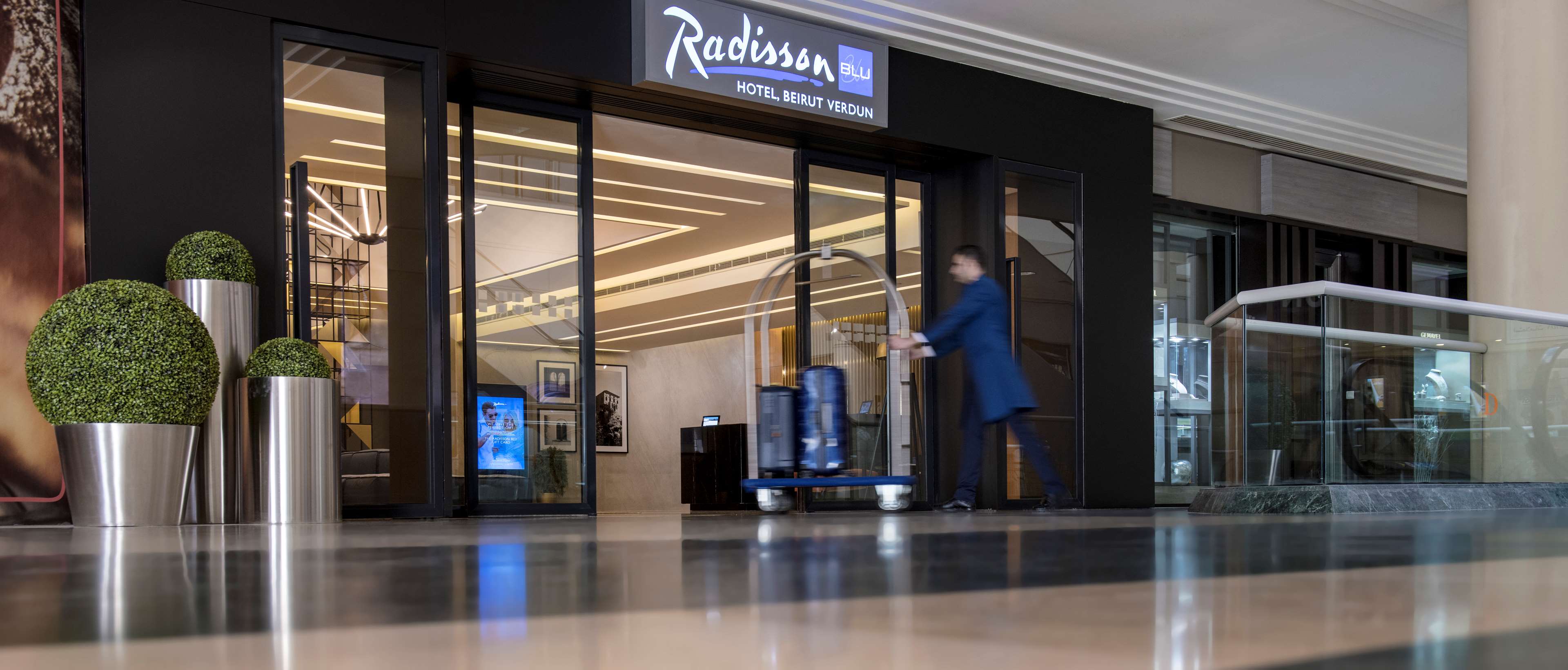 Radisson Blu Hotel, Beirut Verdun - Tap to explore photos