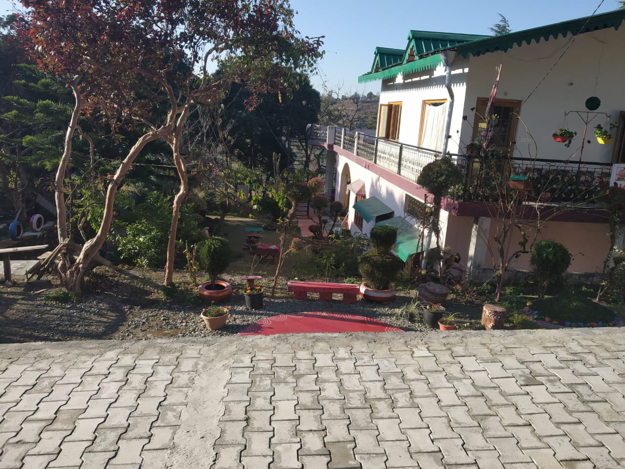 Vatika Home-stay - Tap to explore photos