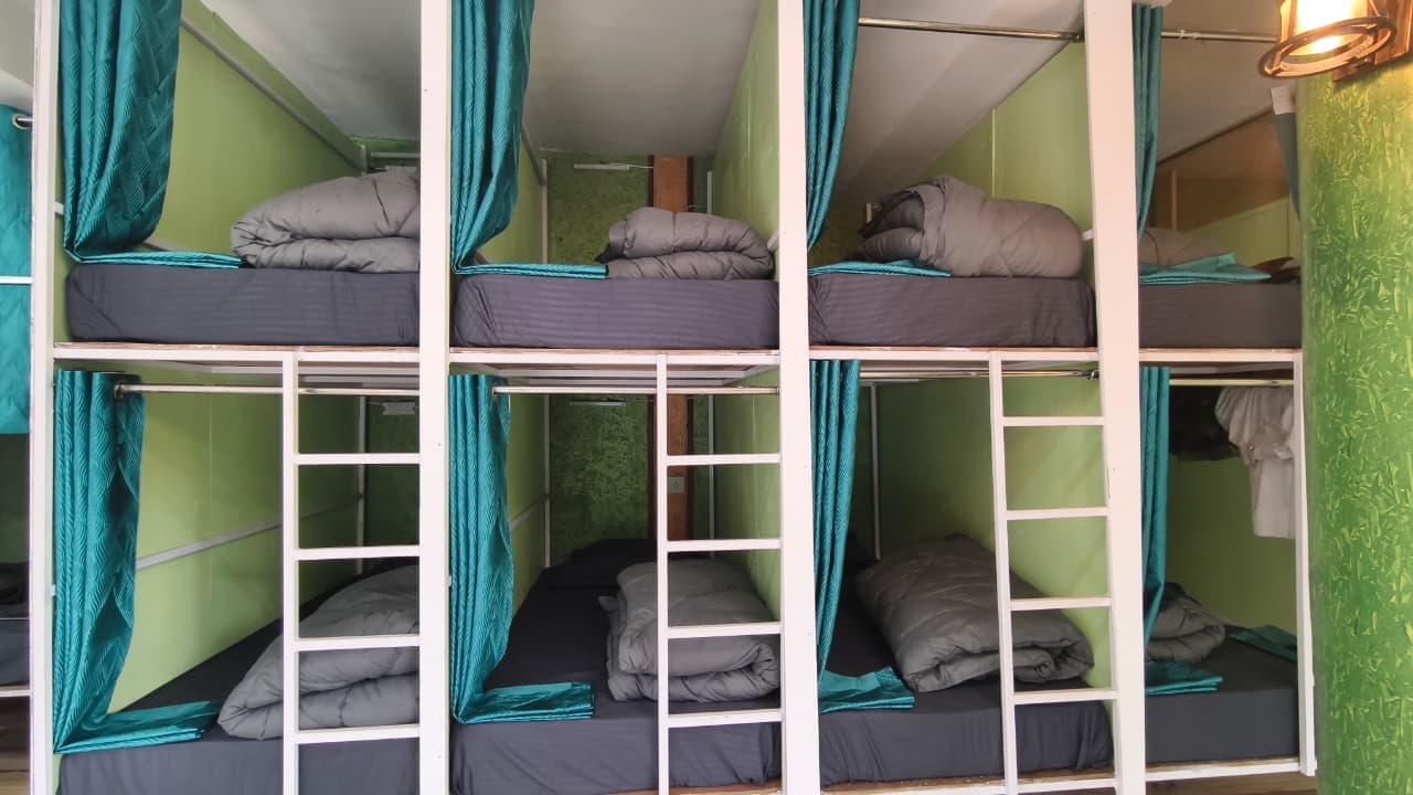 Kainchi Dham Sleeping Pods : 2 min from Neem karoli - Tap to explore photos
