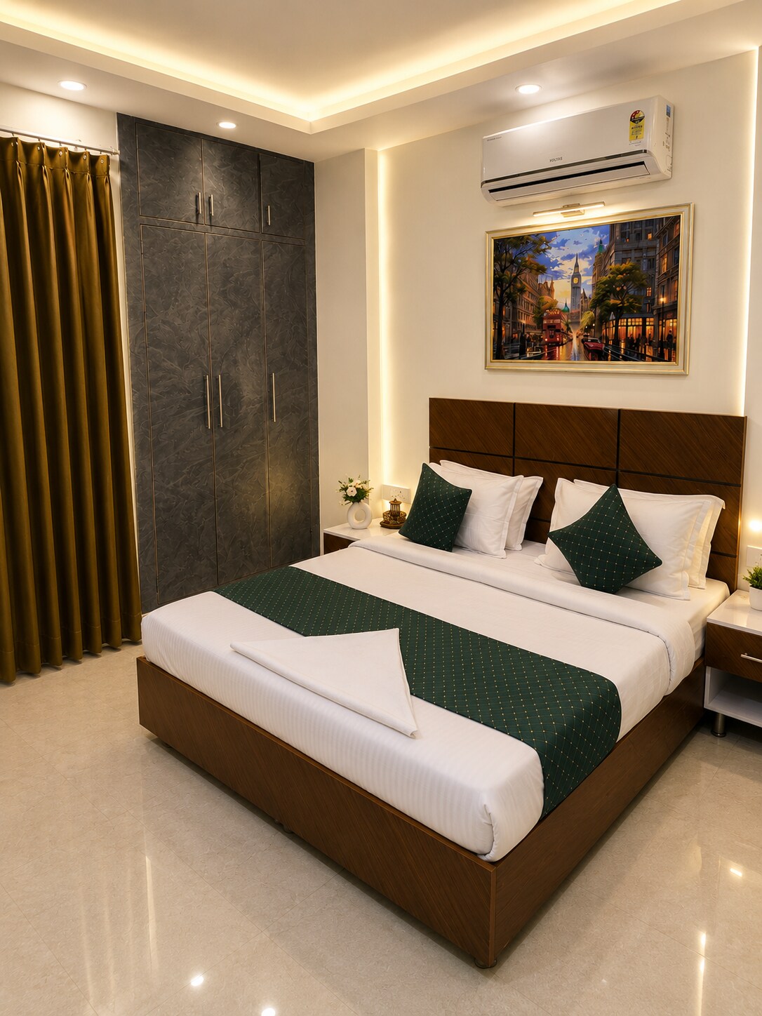 Krish 1bhk Apartment ||Sector 52|| Golf Course Road - Tap to explore photos