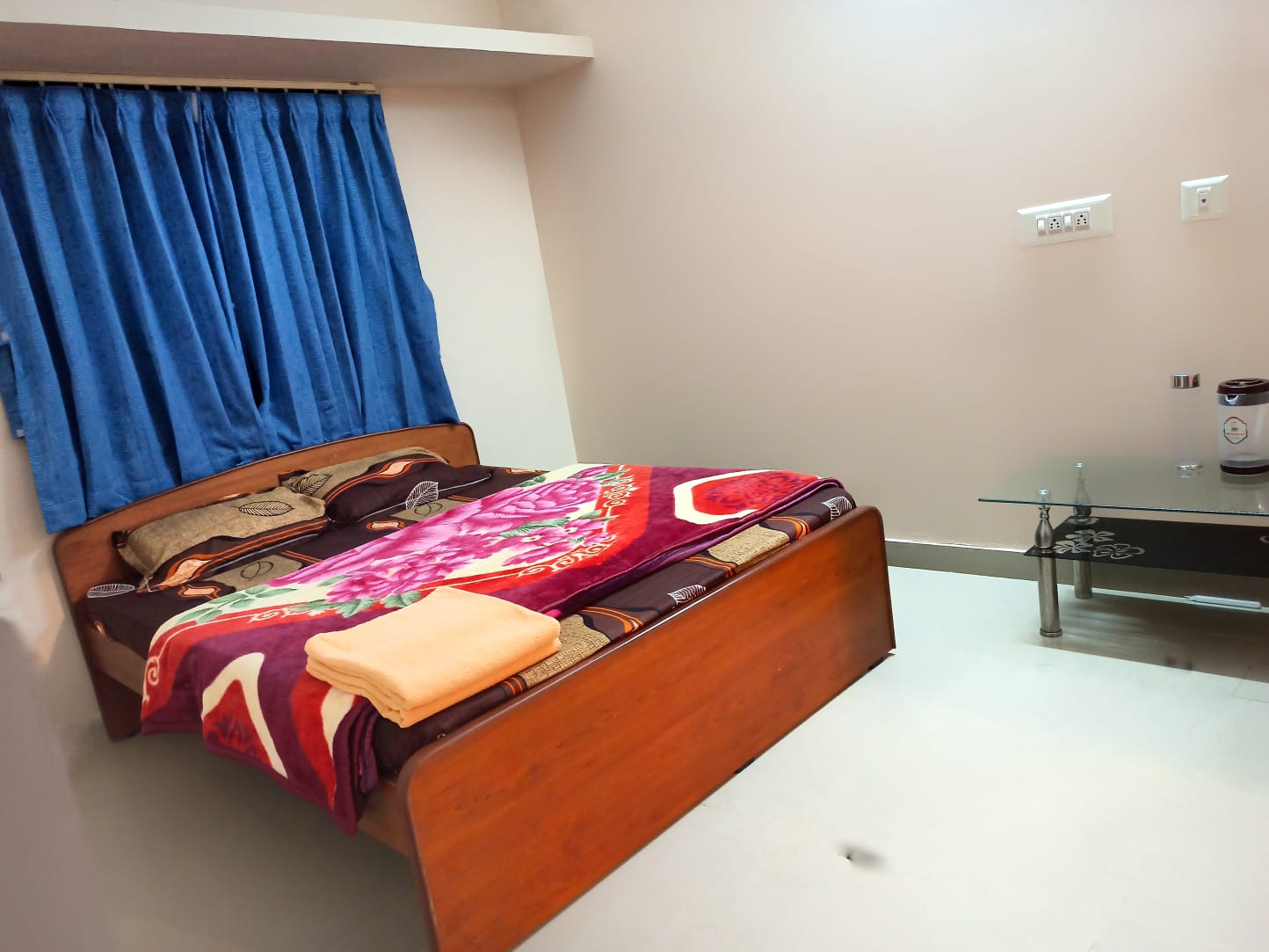 Green Groups - Tap to explore photos