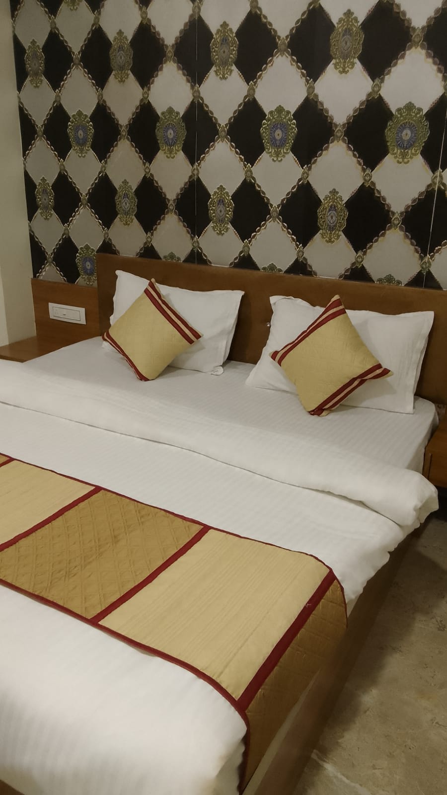 Hotel Park Villa Navrangpura - Tap to explore photos