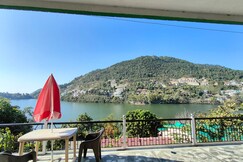 Kiran lake paradise -Lake facing