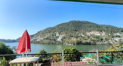 Kiran lake paradise -Lake facing Room Type - 2 room apartment with fully furnished hall