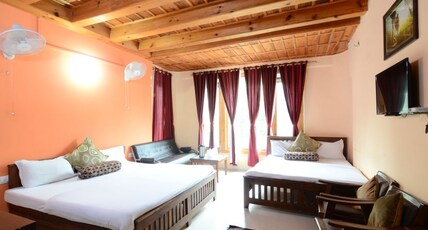 The Maple Residences  @ Mall Room Type - Deluxe Family Room 4 Bedded (Lake View)