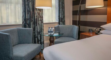 DoubleTree by Hilton Stratford-Upon-Avon, United Kingdom Room Type - QUEEN GUEST ROOM