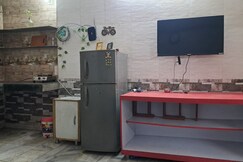 Comfortable Stay in New Delhi near Kirti Nagar