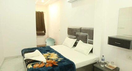 Aditya Rooms and Stay Room Type - Double bed AC room