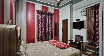 ANAND LODGE Room Type - GOLDEN DLX ROOM