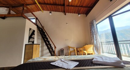 THE BIRDS PARADISE Room Type - Bedroom 1