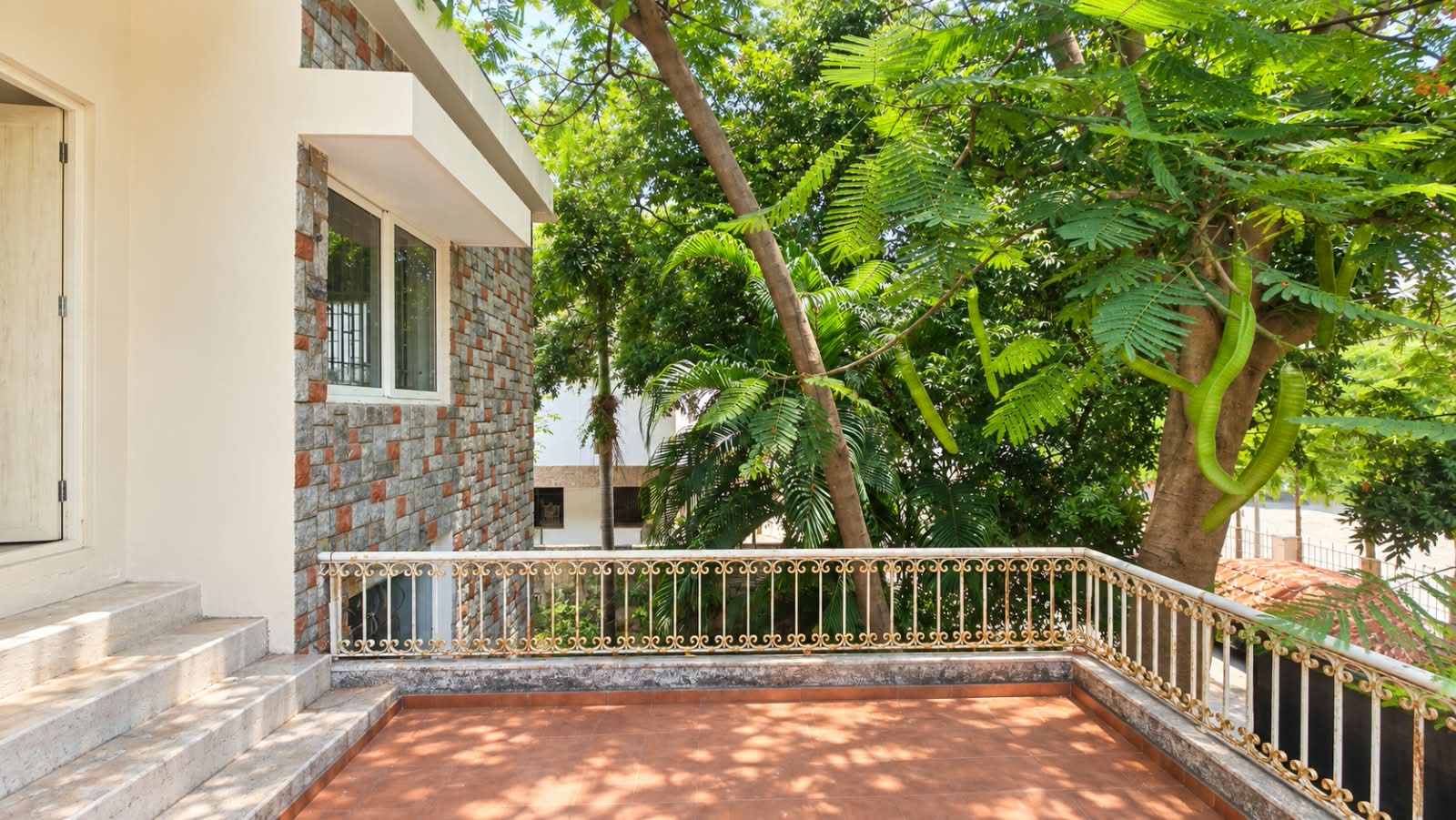 Chennai Socials Backpackers - Tap to explore photos
