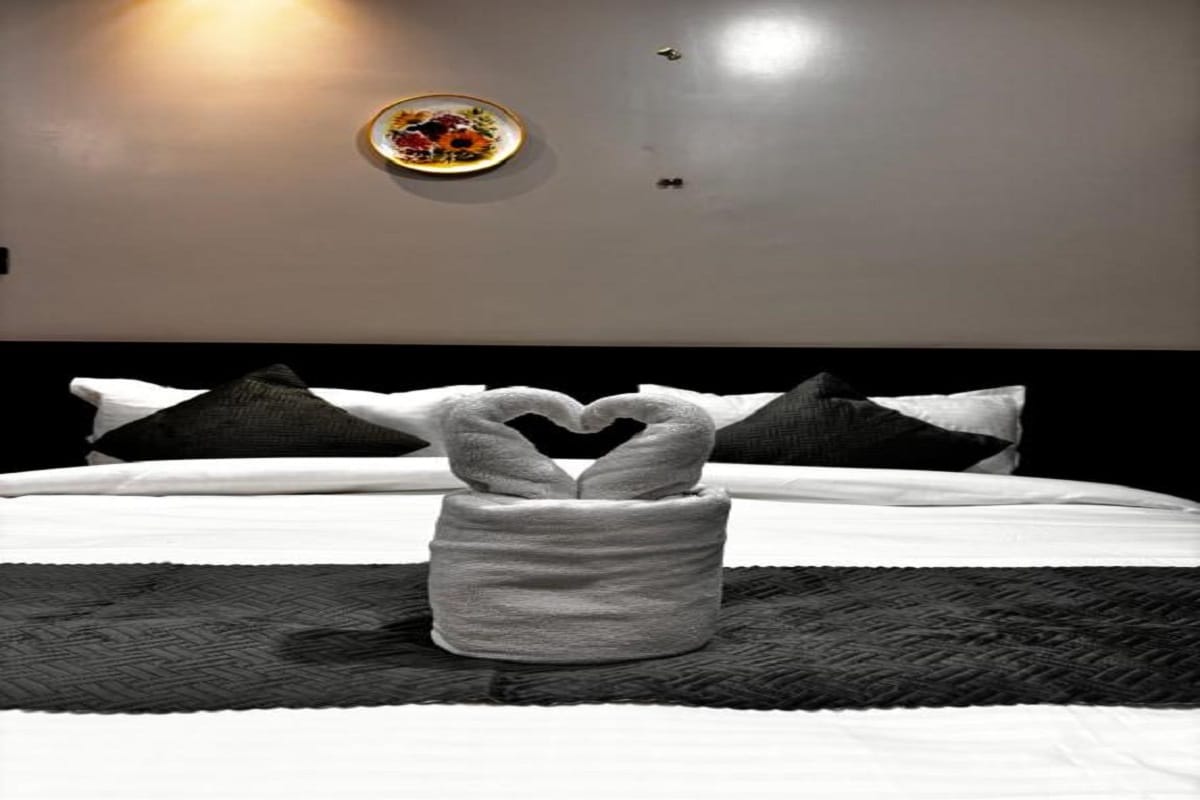 park abode - Tap to explore photos