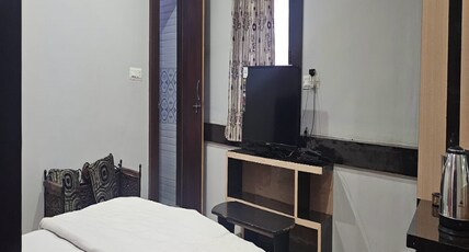 Shri Residency Room Type - Super Deluxe