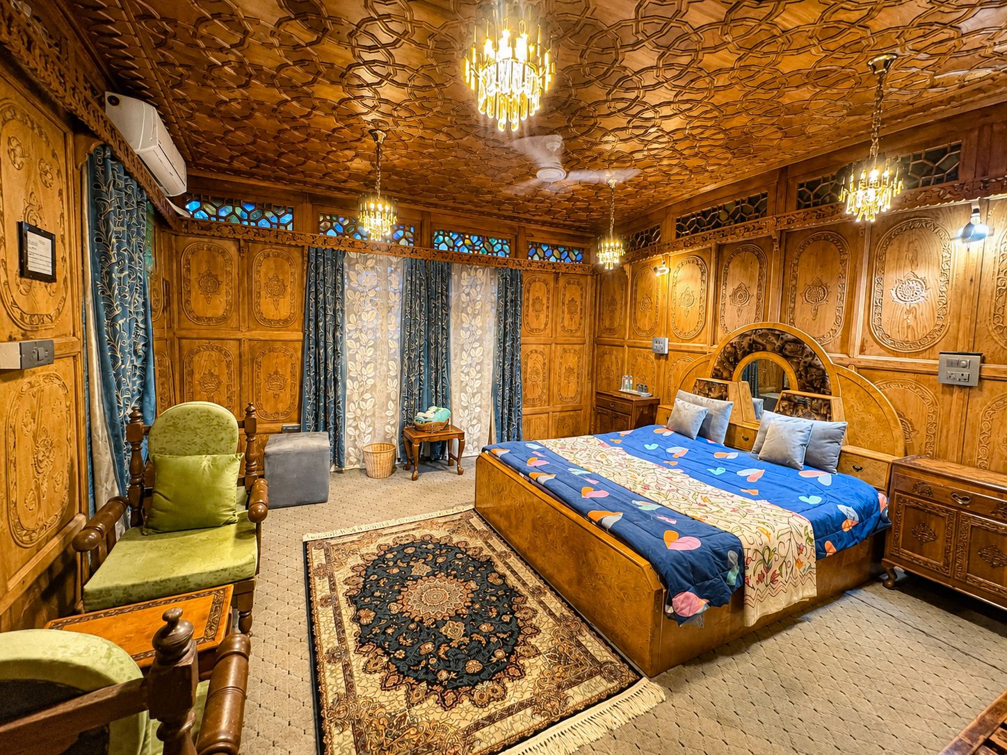 house boat hilton kashmir - Tap to explore photos
