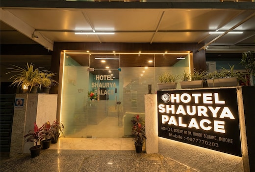 Hotel Shaurya Palace
