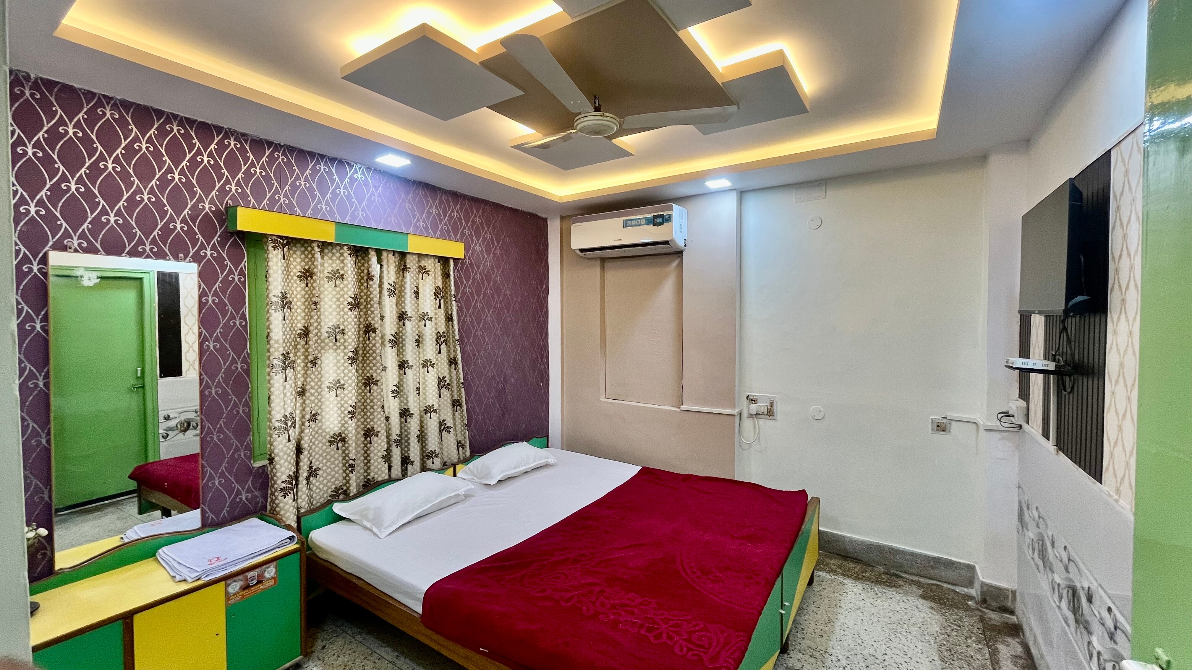 R J SINGH MEMORIAL REST HOUSE - Tap to explore photos
