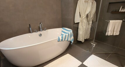 Tree of Life Shambala Yercaud Room Type - Luxury Room with Bath Tub