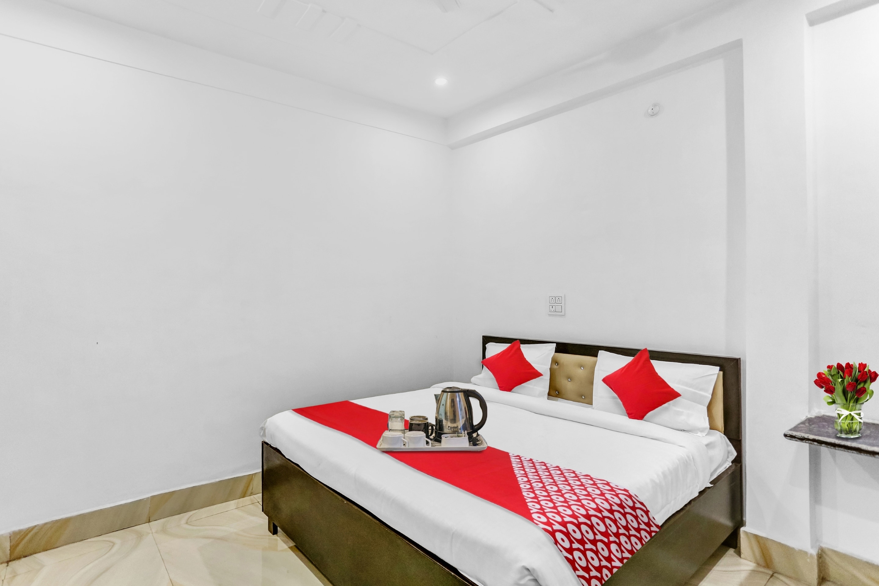 Hotel O Platinum Guest House - Tap to explore photos
