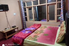 Gul Maroof Homestay