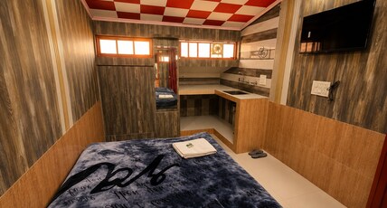 Jaan Hotel and Restaurant Room Type - Standard Room 15 with Detach washroom Jaan Hotel and Restaurant Room Type - Standard Room 15 with Detach washroom