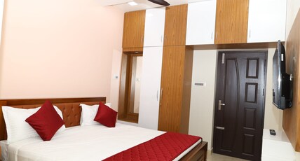 Sendhuran Residence Room Type - City View Deluxe Room