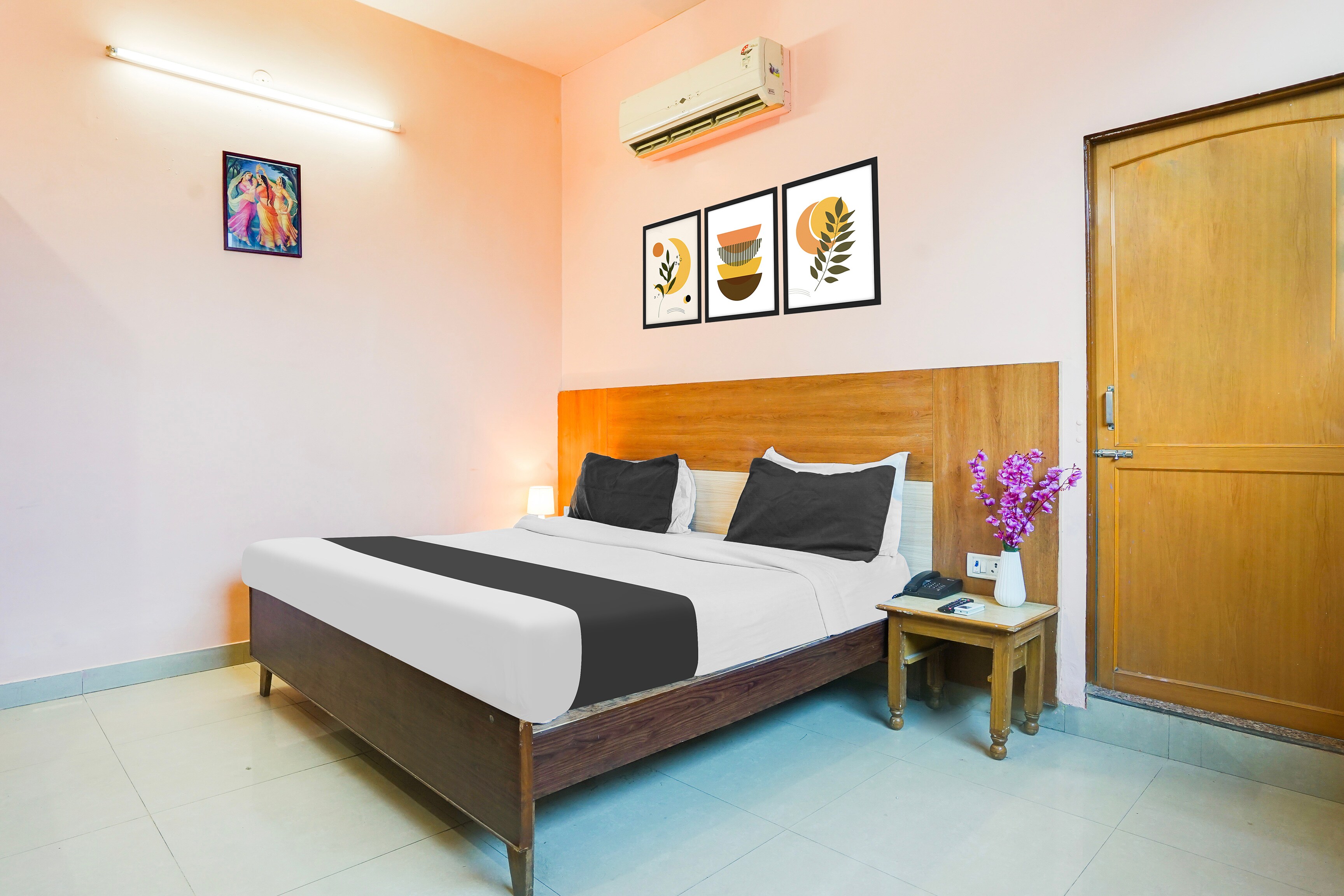 Hotel O JLN Marg Malviya Nagar Formerly Hotel Braj Haveli - Tap to explore photos