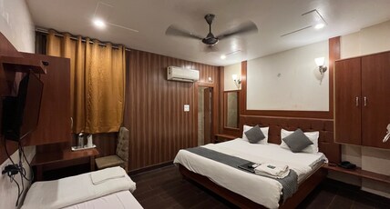 Hotel Ashoka Ganges Room Type - Deluxe Triple Bed Room